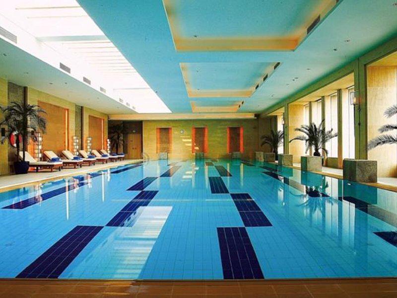 20FC18690947F18F2F6BE0356C11895F