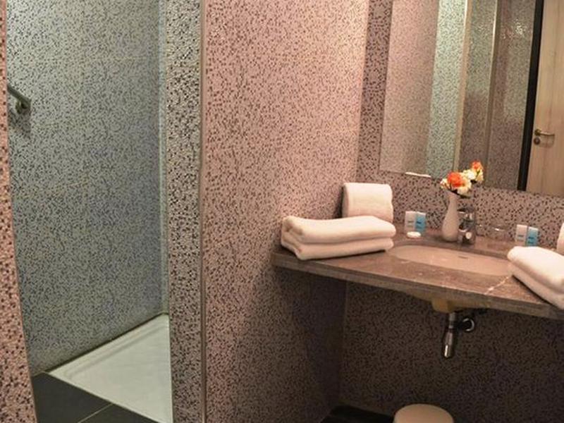 ED556C402E1B98173A45EC50EA400E0F