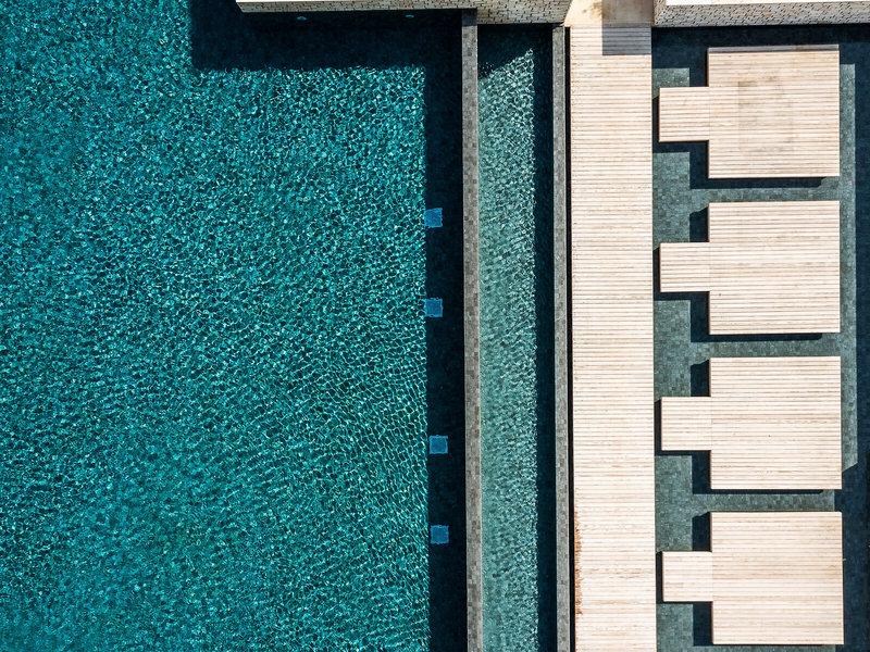 1131440F7DCF7A89D33E942BD1834B33