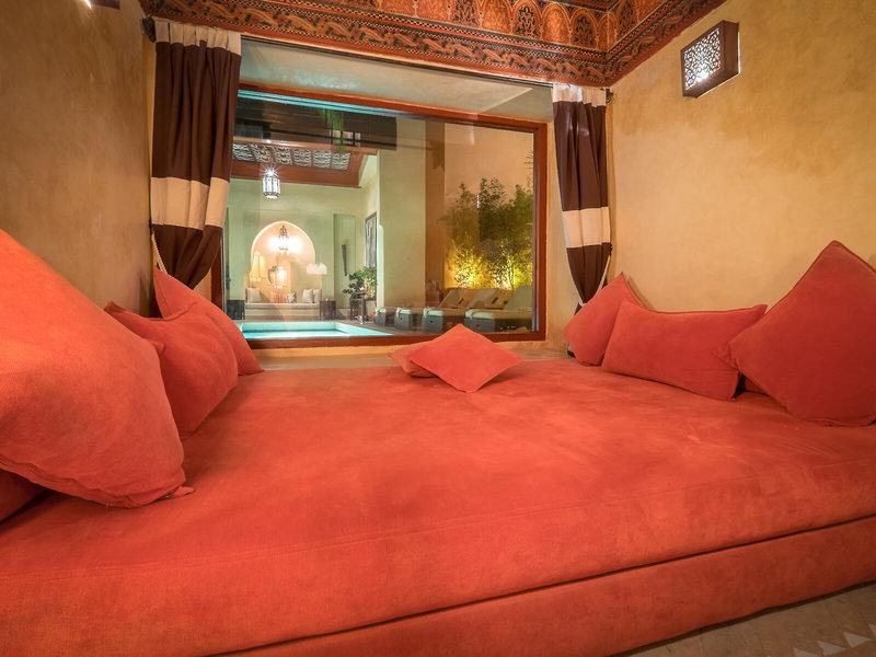 B6B7E3C67867C71F9722F27EE61D953A