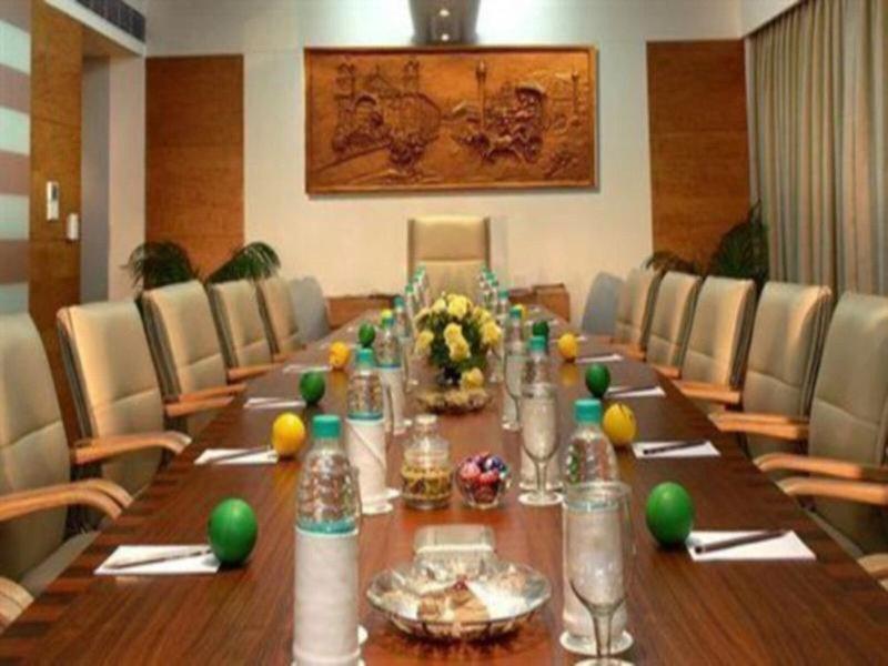 AE6BAA536B30C529A38F52A4FB1DEE64