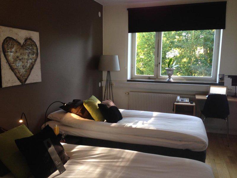 68241828512AA9B2A77A679770AE31D8