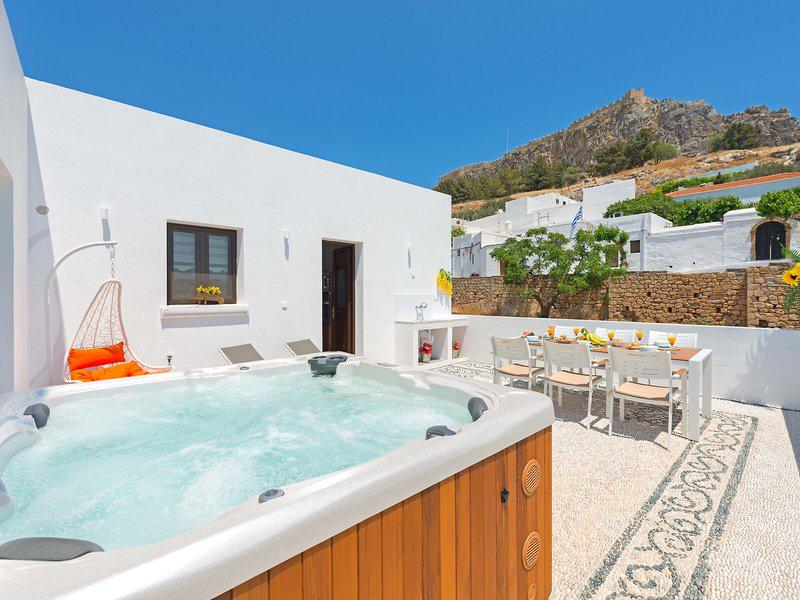 EAAAC5E6FE484828D1BA34D4B2A16959