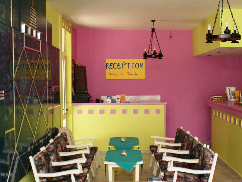 84314F30439AA5A20FBFE0F972F3959A