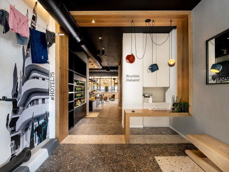 EF0277C4C50C25D1A2561125E5575A36