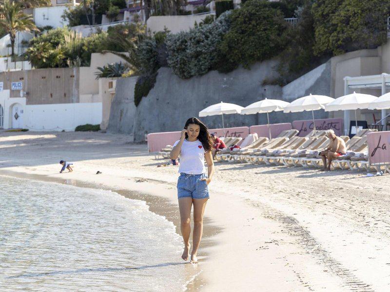 56615957F21CBFF4BE971A7998A6CA62