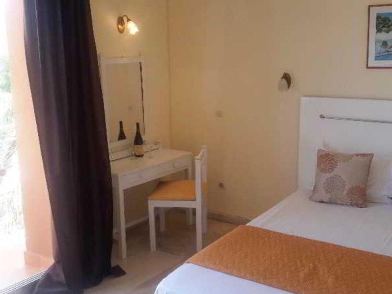 CEECB3985AE9645AD37E2834ADA856C1