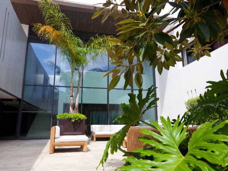 3585DB5915F4E8DEAD9C0C14C8D6F0C1