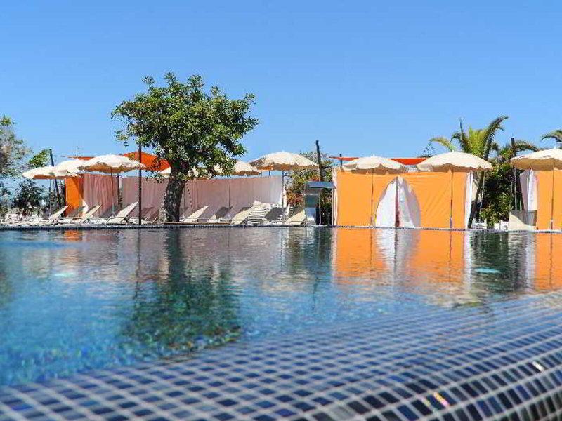 358E2C722AF6DB94785F136BC8CB881C