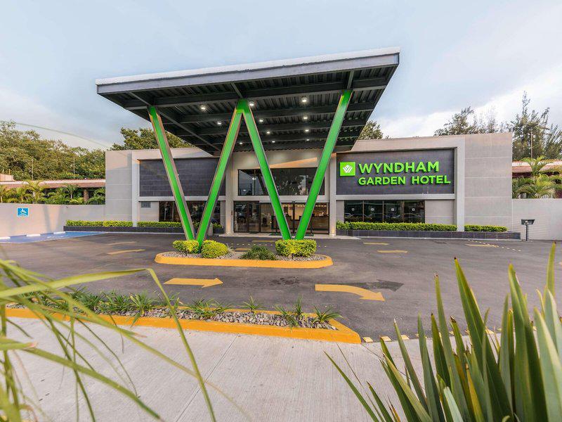 99FEFC372F24E0E9C85691A34083BDF0