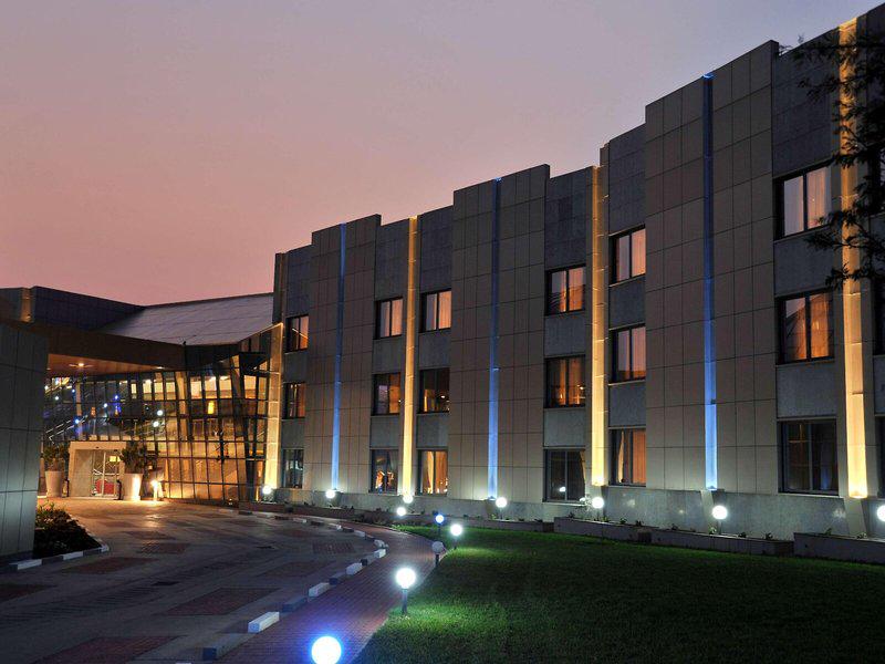 B1216725C2D88926B0DE6F798F283C8D