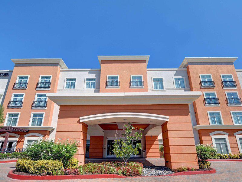 DDE94A549CFFF7429C73EA347329F006