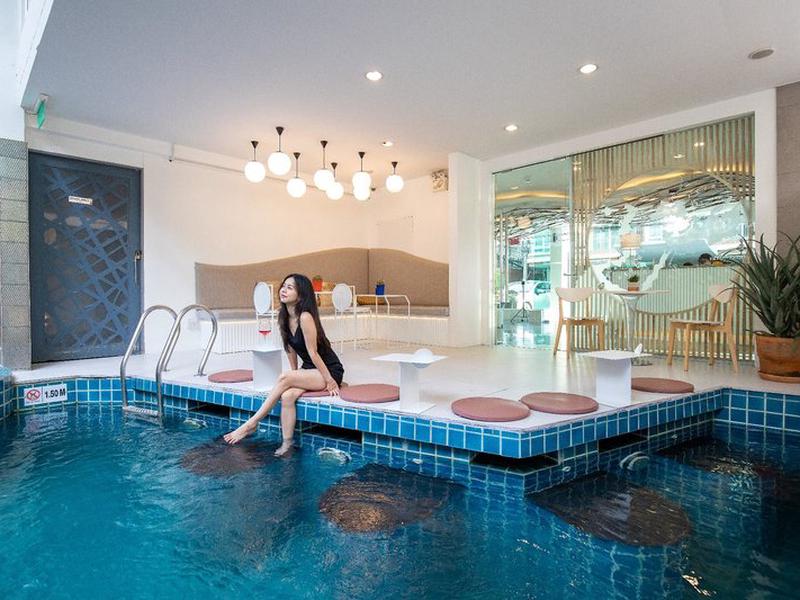 4F4E17C2F5512346DF8F5A2BCF79B9D8