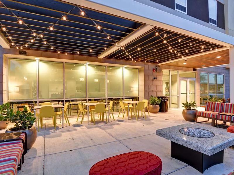 C7AF51D0EA48E27CA97BD88077F66D25