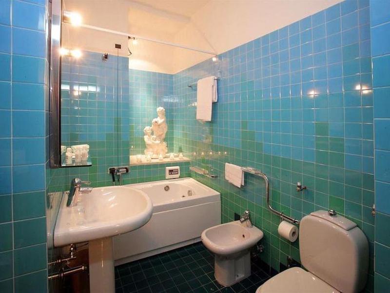 B3425A187F475E09A44D30FF29C58FAE