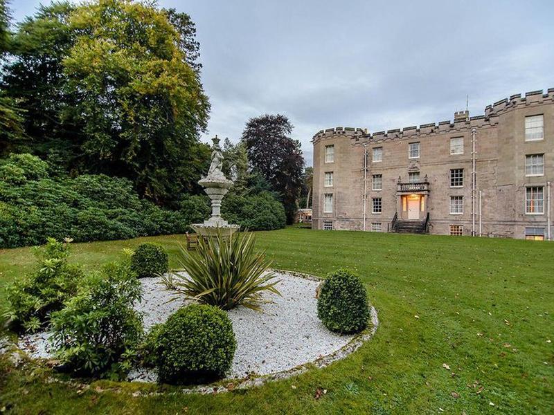 DB152F69EA1AF38EDDE2ABDF98BC3A83