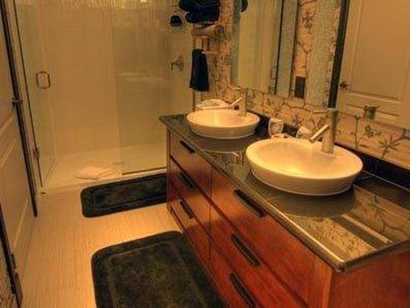 978EC9B7EAD9FC2A9BFD8AE388ECFB7E