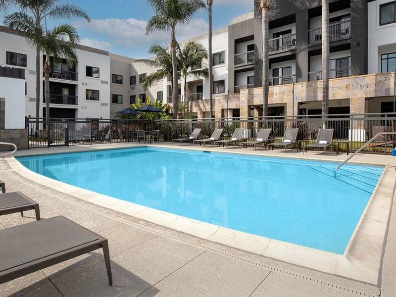 F17F30D3670A1B6F5CDD2CA75F563750