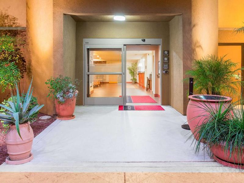 B9FAA32905468D94731832E9A6EF1AC4