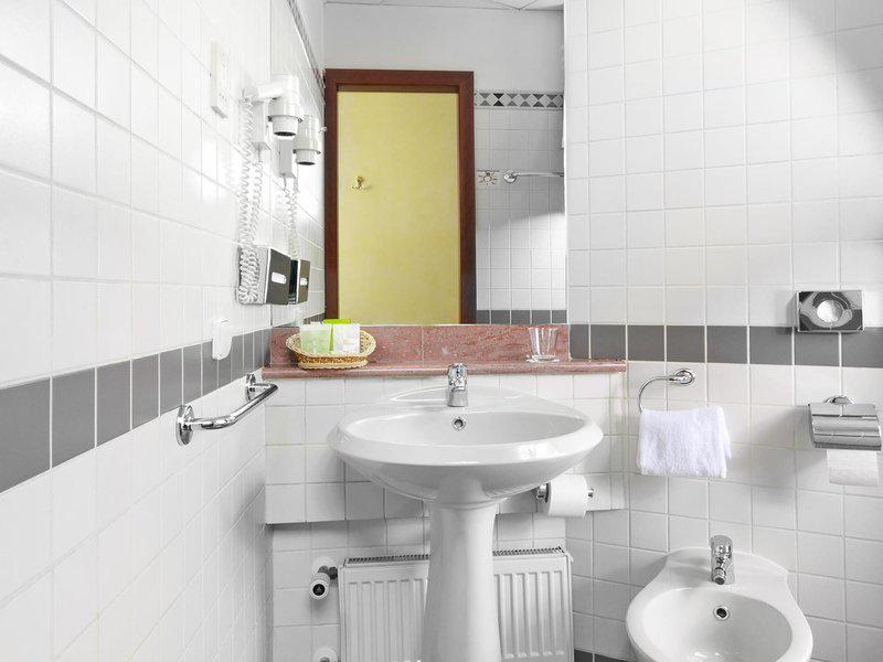 CC9879C9B405BDFE1D7D5EE88799B5FA