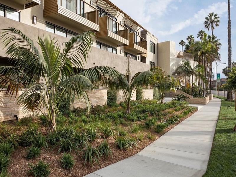 90DAB3E147E83F3332032C2E1B0856EC