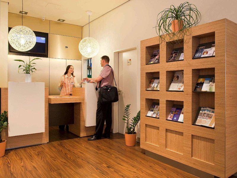 FDC965E584B9D3BB2566E6D299A26BCA