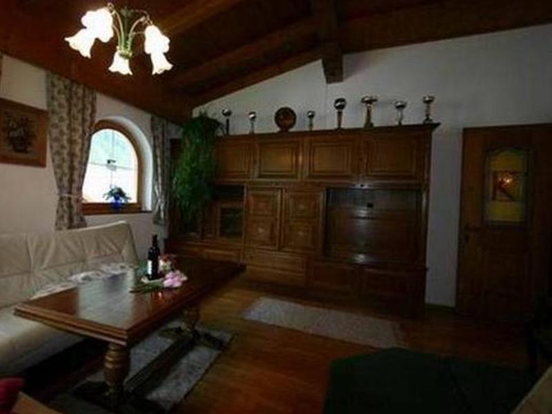 E85EE66A6DE8F2B9AD16673204662DDA