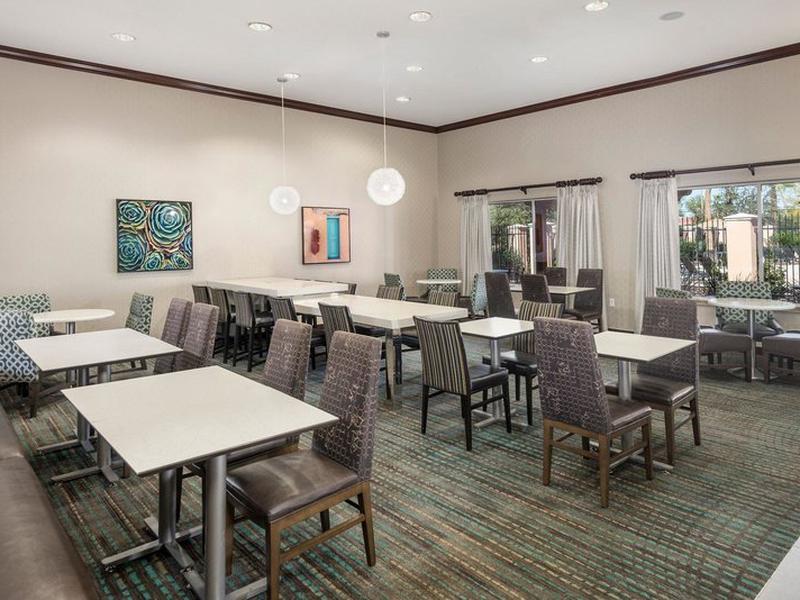 0E38C6CD405EADAD2C3B9F7941A2017D