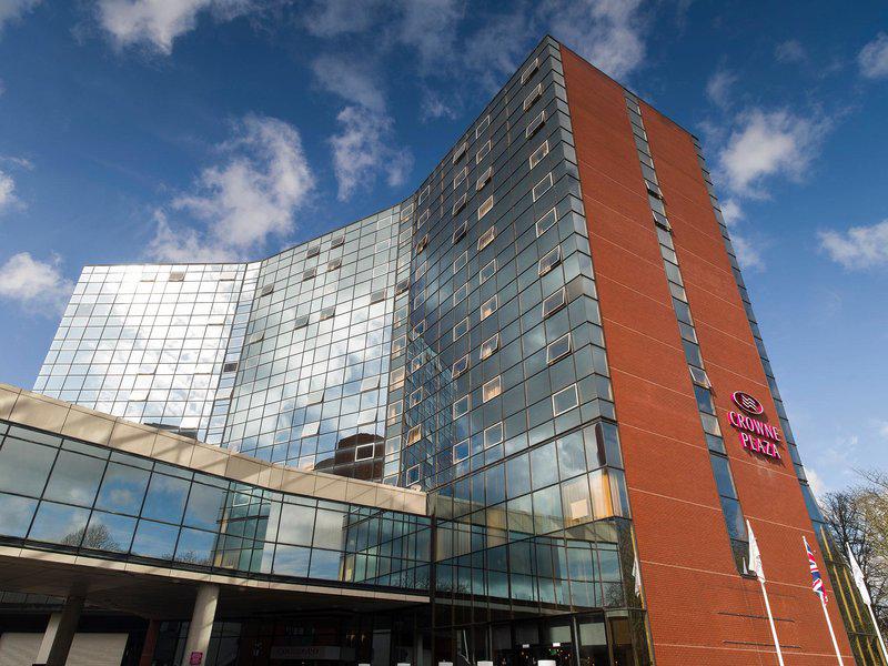 E101647B2375641B5F449B6B4A600386