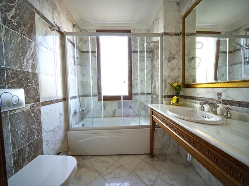 5640D0505DF0DE1096BADBBBBB18BB69