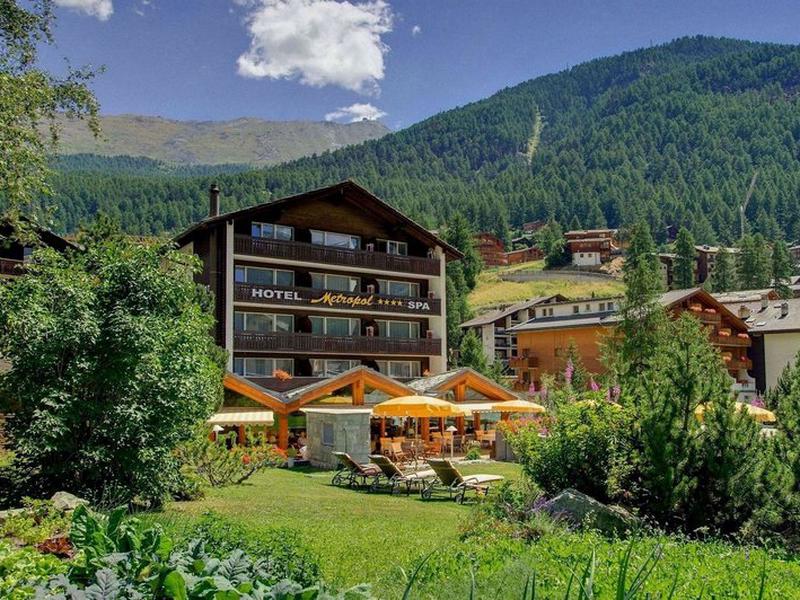 099100E65382BC66E09BFAF13F05E645