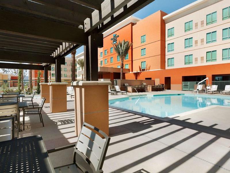 CB4FFA72E39480080210629854F102A2