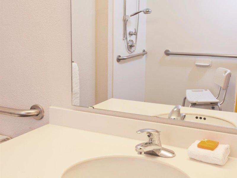 D9489221CC3B57B33121872FAE7E2A49