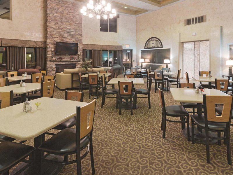 FFB6E84075A14093D45BE1EA8E7A71F3