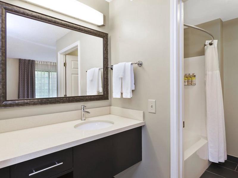 483016DB160244DD1768AA02C0E4C56A