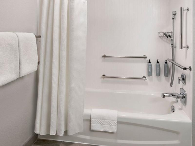 FE6C4DE8F7055F7EFCAF02544B90B3C5