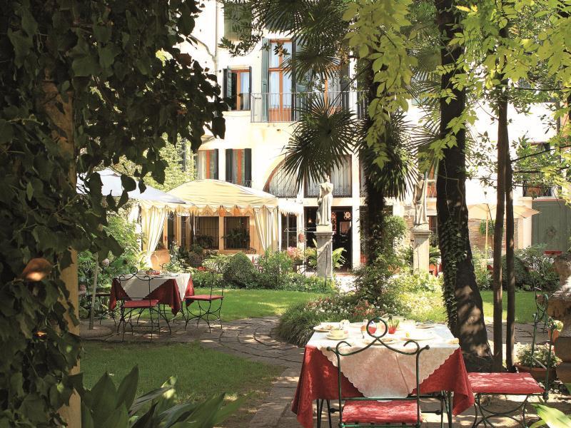 FE3B2ECD5EC9CFEBAE13CA0446020AF8