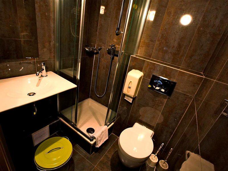 6581553A3D5C0D356333BF8ACF6D460A