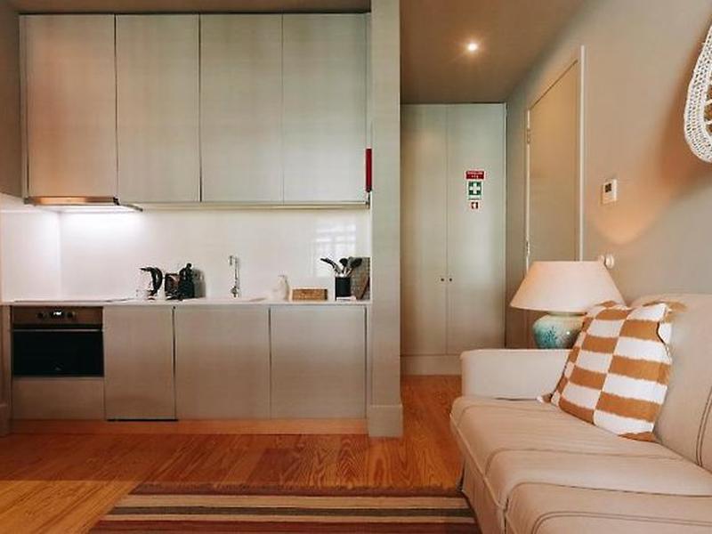 C4E0FF71F7E5E5C72F303E379621C736