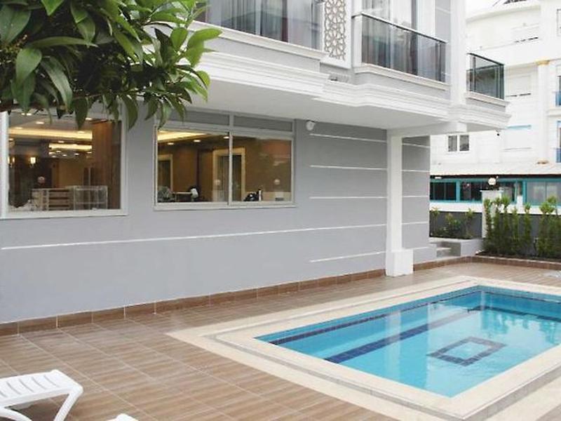 B6381488DCD34C05DC94A5F5470F2E02