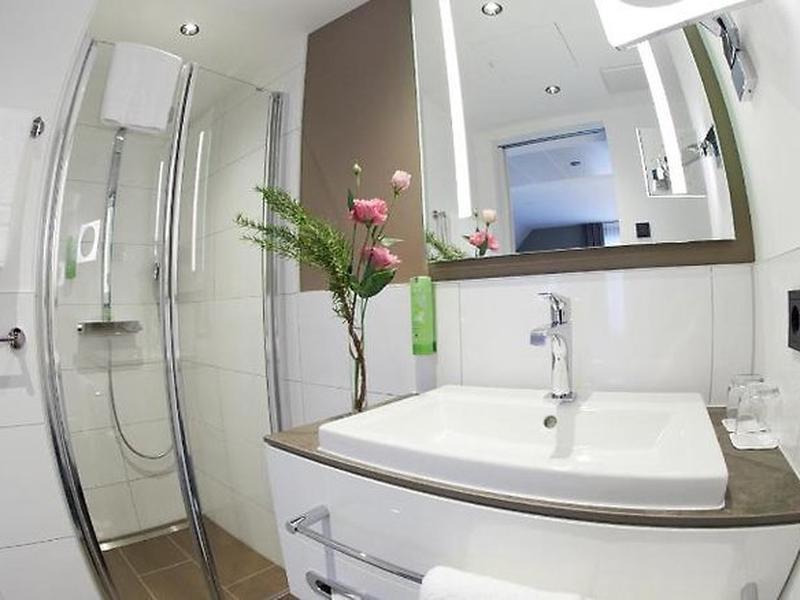 EBD7C9760F13B5DD7B39D14BAC20054F