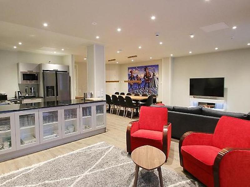 E063E1E40B3F792B8273B8ADD8B1BBD2