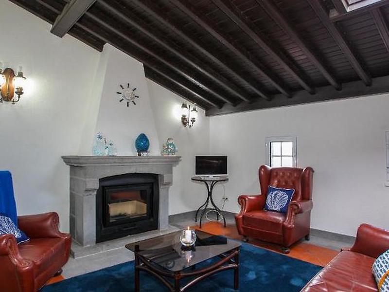 FBAB5A8B9BE04318ABF5E74FB82C085C