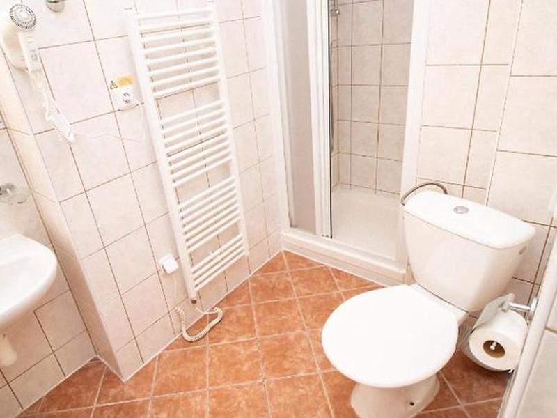 F41126E8656204F21DA5A15E55E3952A