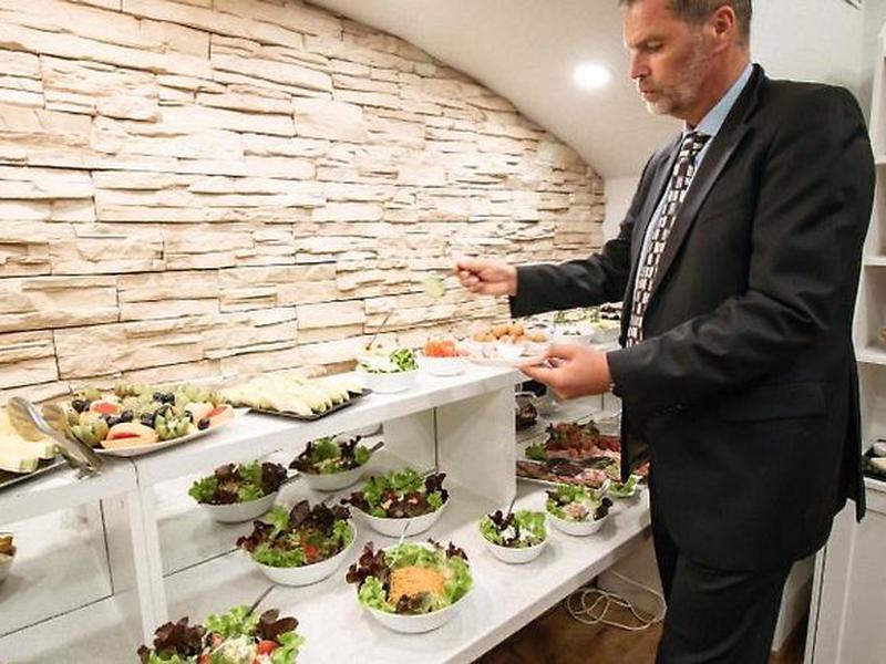 3A801E7FF79FF0295A93F1F0A4015648