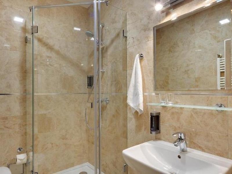 E78896004583E2EAC13FE0898215835C