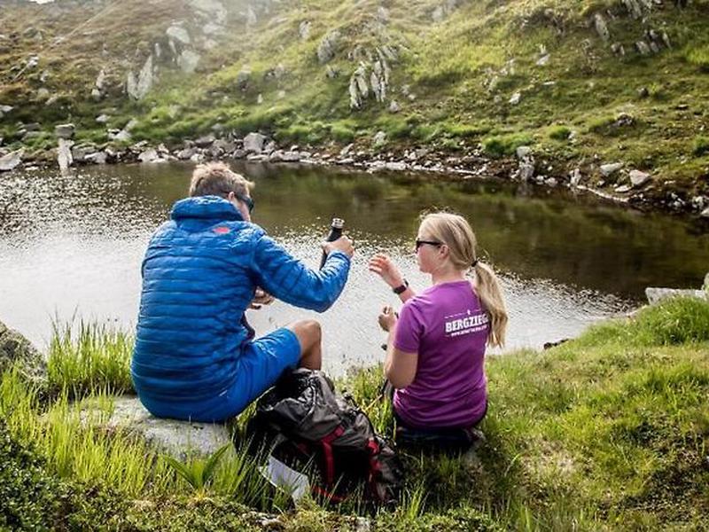 ABE424D853C915E9DFBB38ED226DE1F8