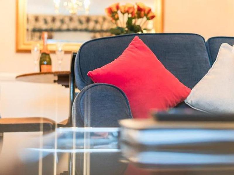 D6AFC7CFB1FDFDEE1CE31B7705589DBB