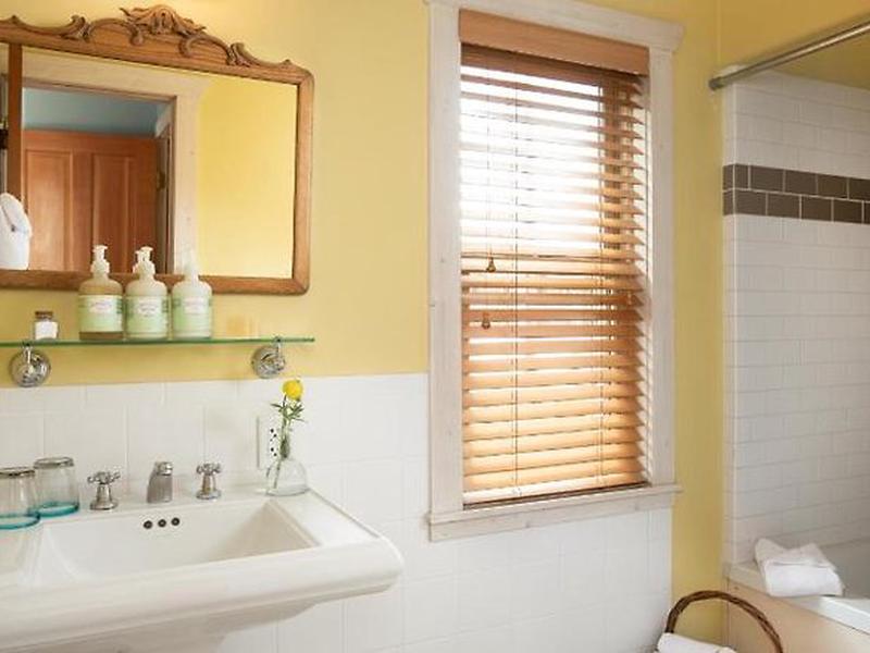 F27535DC42882841600D9639A112F443