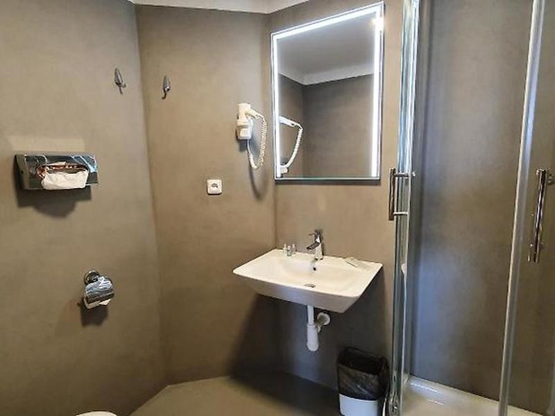 0F2C297CDB3CFC946BC44F20D0BD13A1